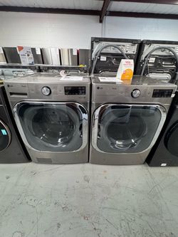 Lg jumbo washer and Gas dryer set