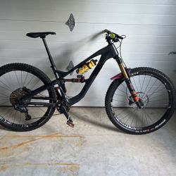 Guerrilla Gravity - The Smash