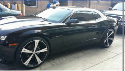 Like new set of 22" rims and tire's