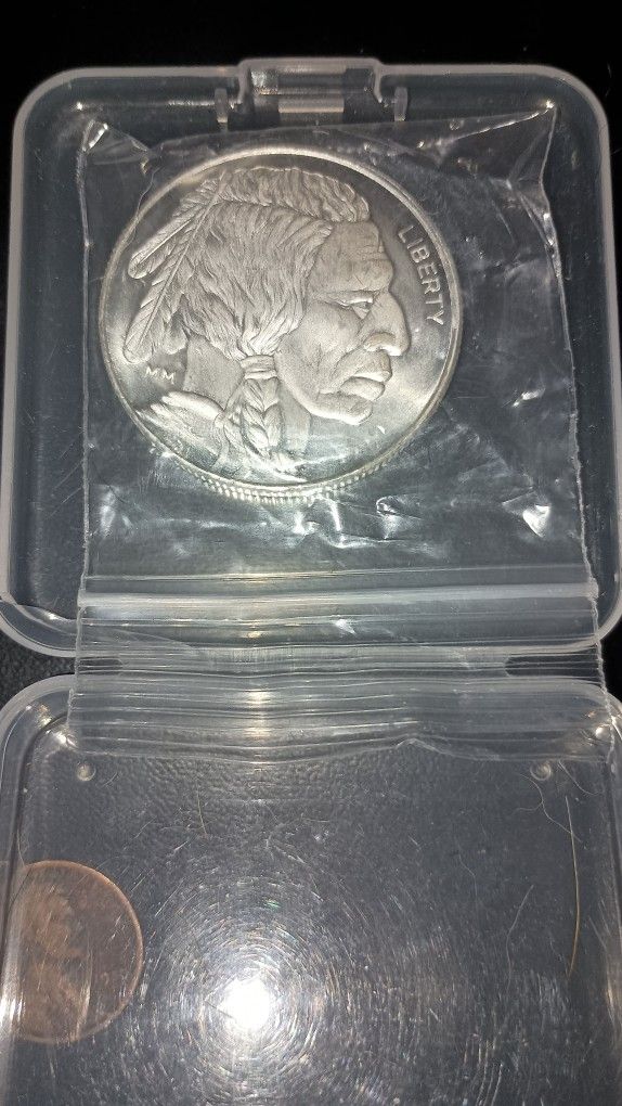 Buffalo Head Troy Silver