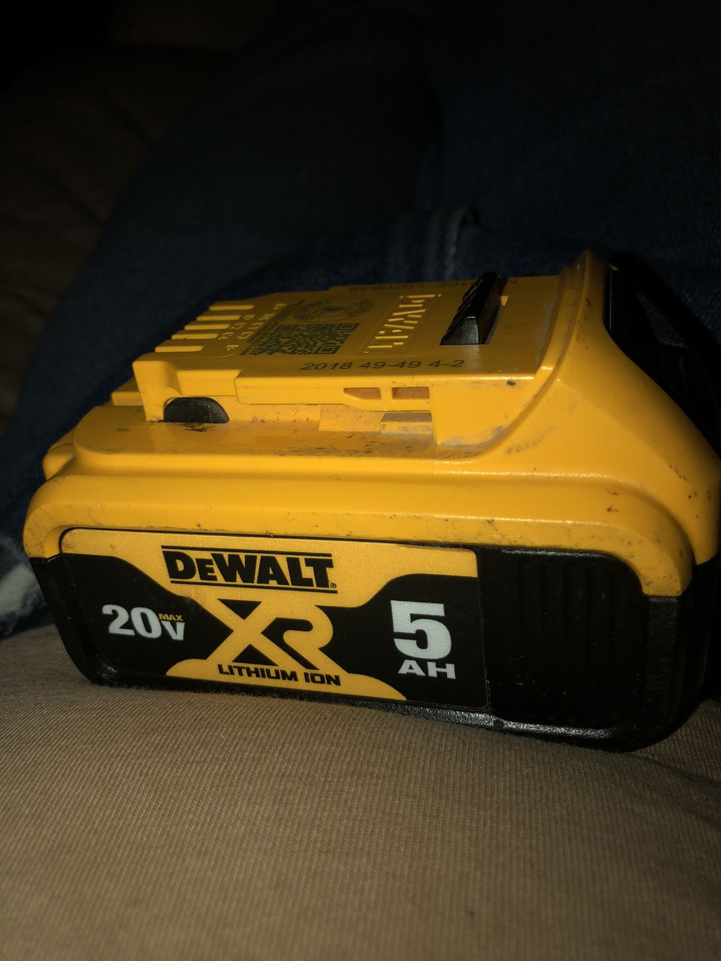 Dewalt battery 20 V XR 5A only
