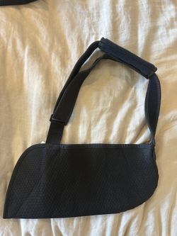 Arm Sling - HealthWellness Adjustable Black Polyester