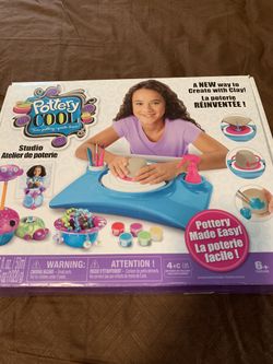 Pottery Cool pottery maker. Includes 1 pouch of clay