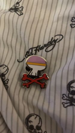 Daisy Duck Trading Pin