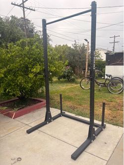92”high rogue squat stand in good condition pick up in sun valley cash only