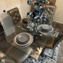 Tufted Grey Studded Dinning Room Set 