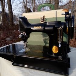 Singer Sewing Machine Model 221 