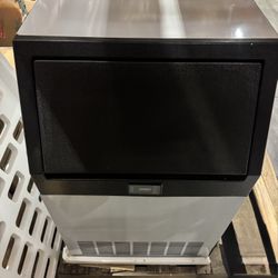 Commercial Ice Maker