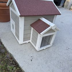 Outdoor Cat Refuge/ House