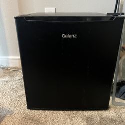 Galanz’s Mini Fridge 