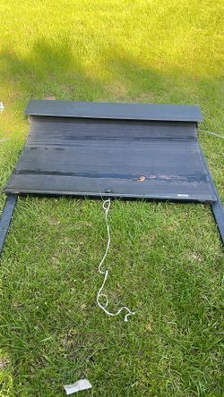 Roll n lock bed cover