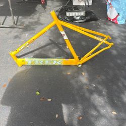 TREK BIKE FRAME (HILO 2000 ALPHA SLR)