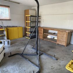 Free Heavy Bag Stand – Driveway Pickup