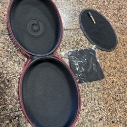Beats by Dr. Dre Solo 2 Headphones Hard Carrying Case With Accessories 