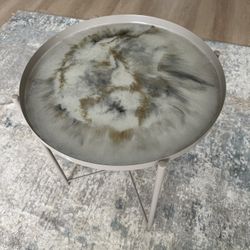 Round end coffee table