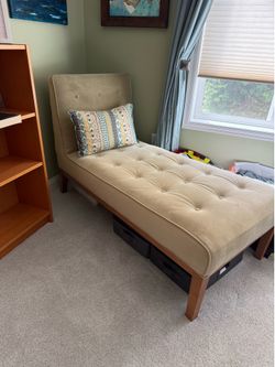 Tufted Sage Green Chaise Lounge Daybed