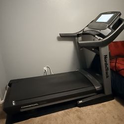 NordicTrack Commercial 2450 Treadmill