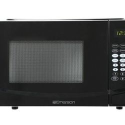 Emerson 0.9 cu. ft. 900-Watt Countertop Microwave Oven in Black