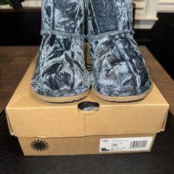 Kids’ Classic Mini II Velvet Uggs