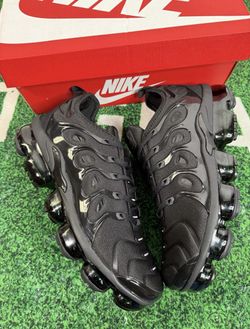 Nike Air Vapormax Plus Triple Black