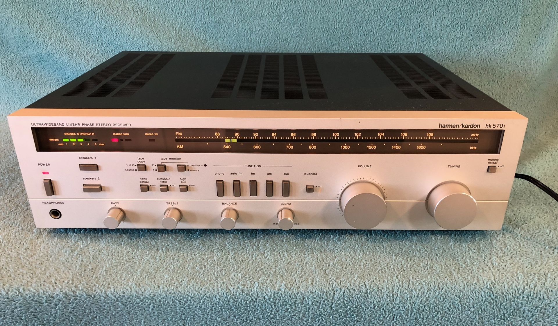 Harmon/Kardon HK570i Ultra Wide Band Linear Phase Stereo Receiver