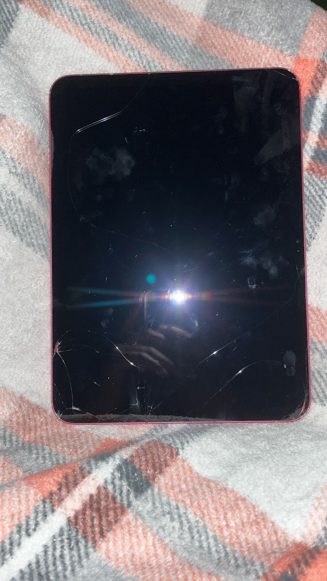 iPad 10 Gen , Few Cracks No Case Unlocked