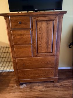 SOLID dresser