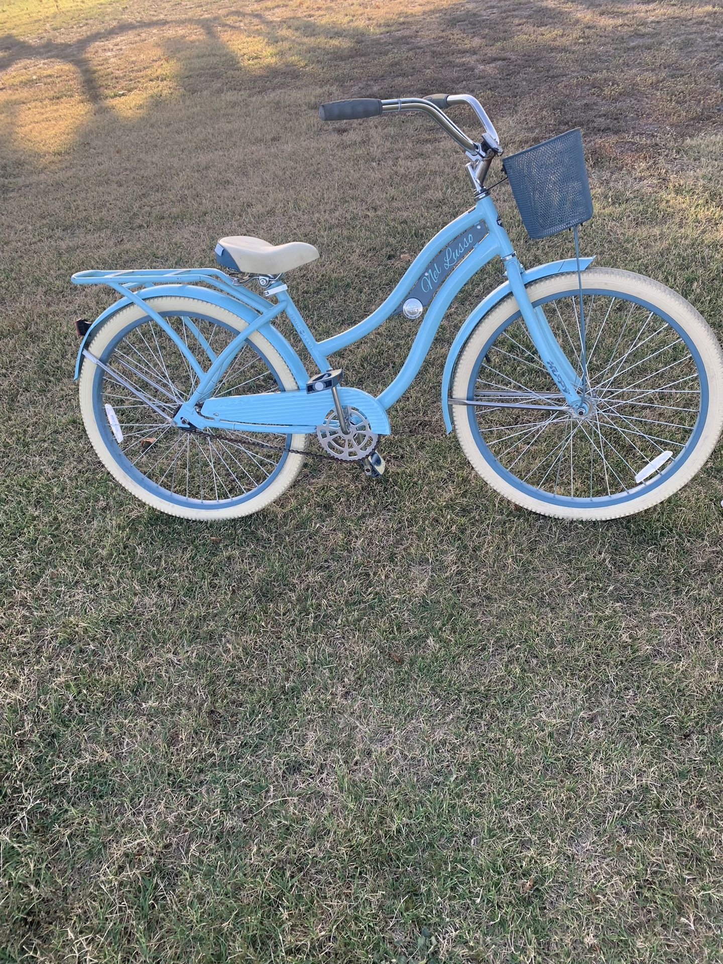 Beach Cruiser With Rear Rack And Basket 26” Beautiful Bike Like New