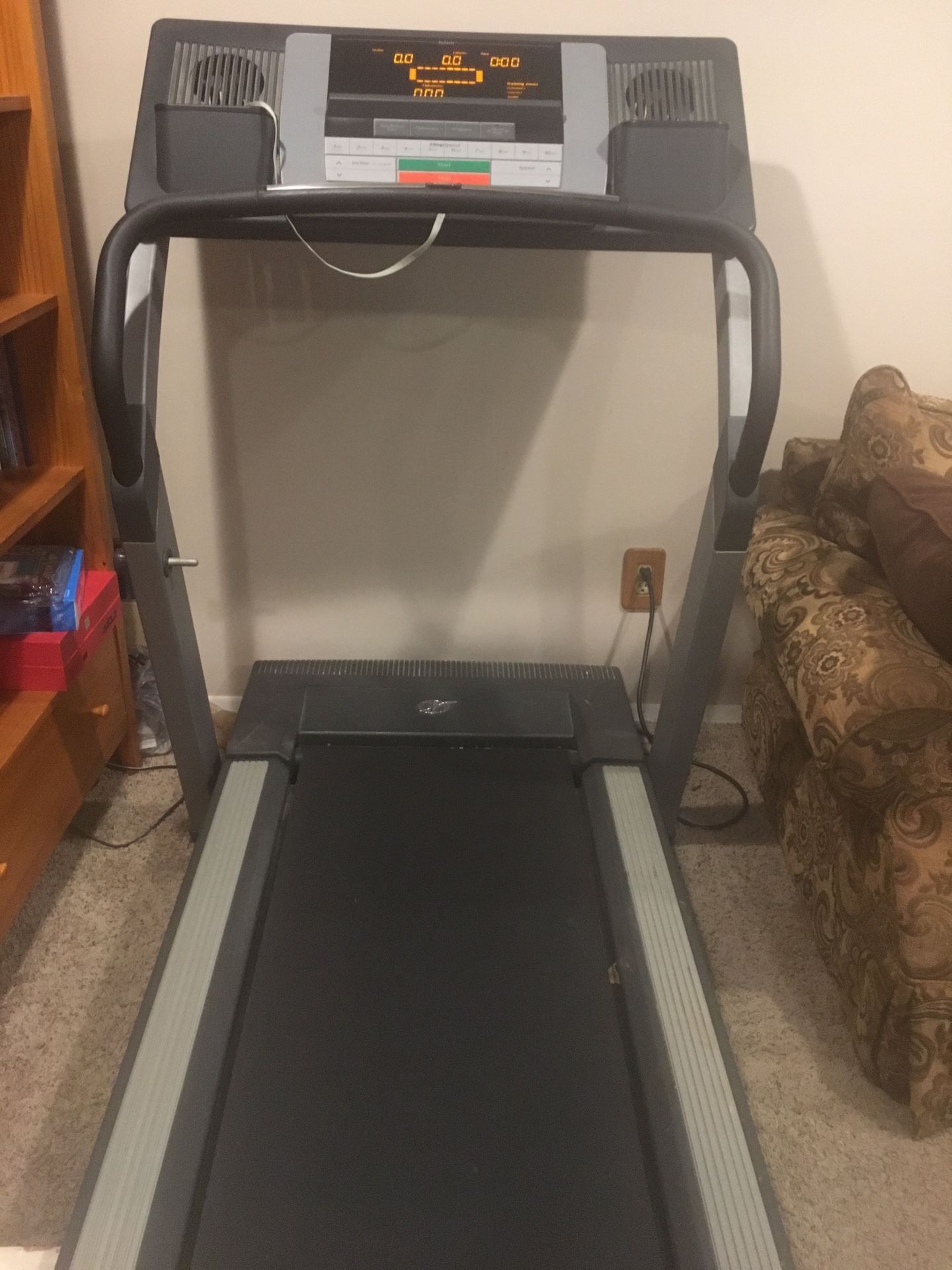 NordicTrack A2050 treadmill gym fitness