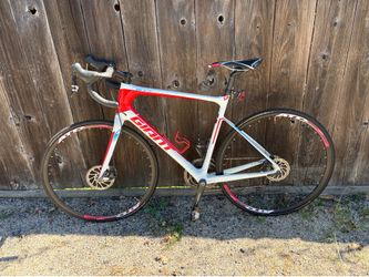 Giant Defy Advanced 1 Road Bike-size ML