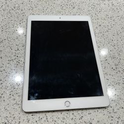 Reduced-White iPad 6 (32Gb) WiFi Only