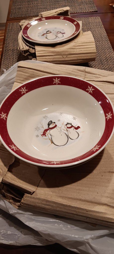 Vintage China Christmass Plates And Bowl