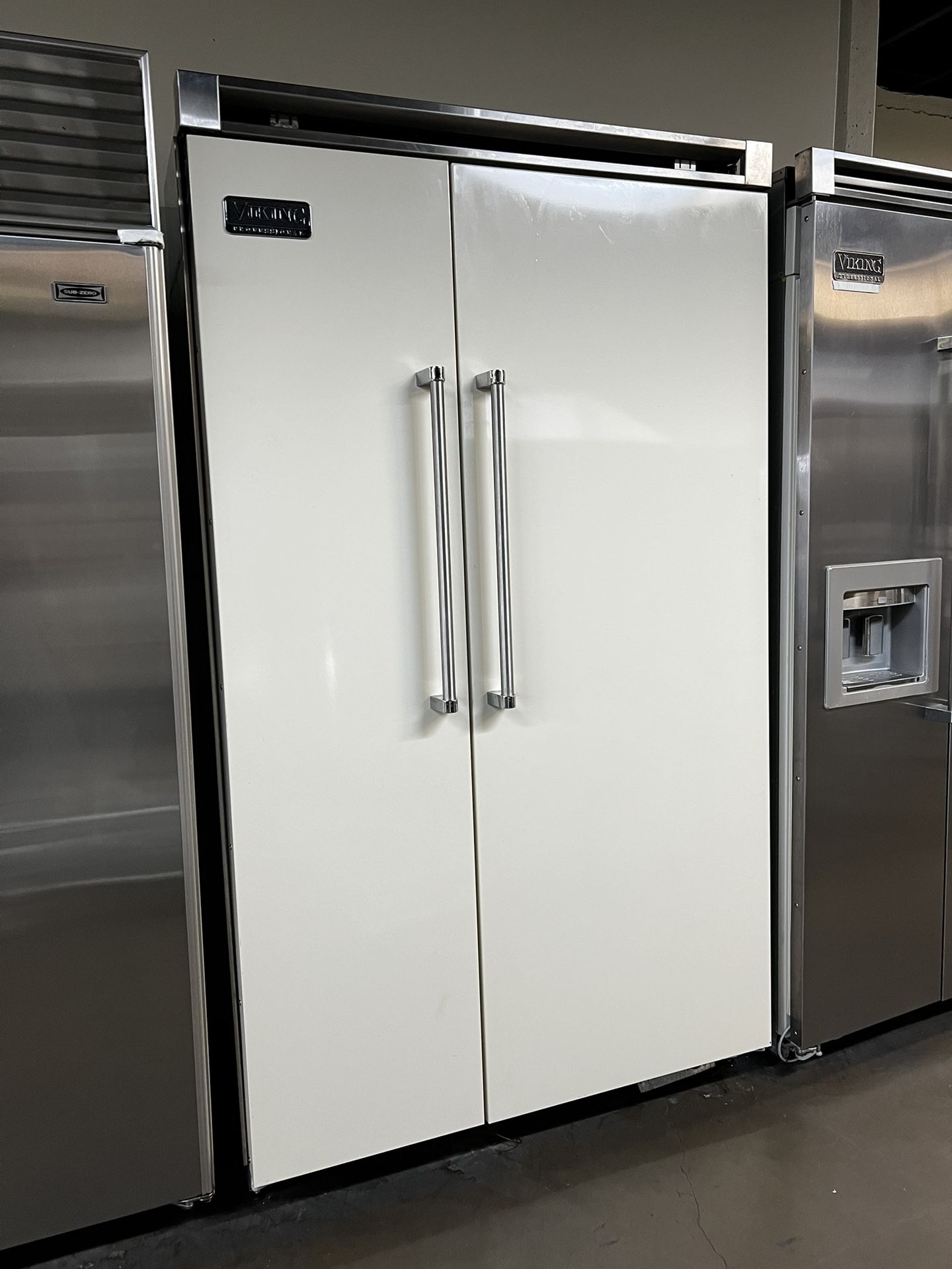Viking 48”Wide Gloss White Side By Side Refrigerator Built In