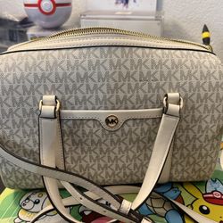 Micheal Kors Medium Cross Body Satchel With Wallet 