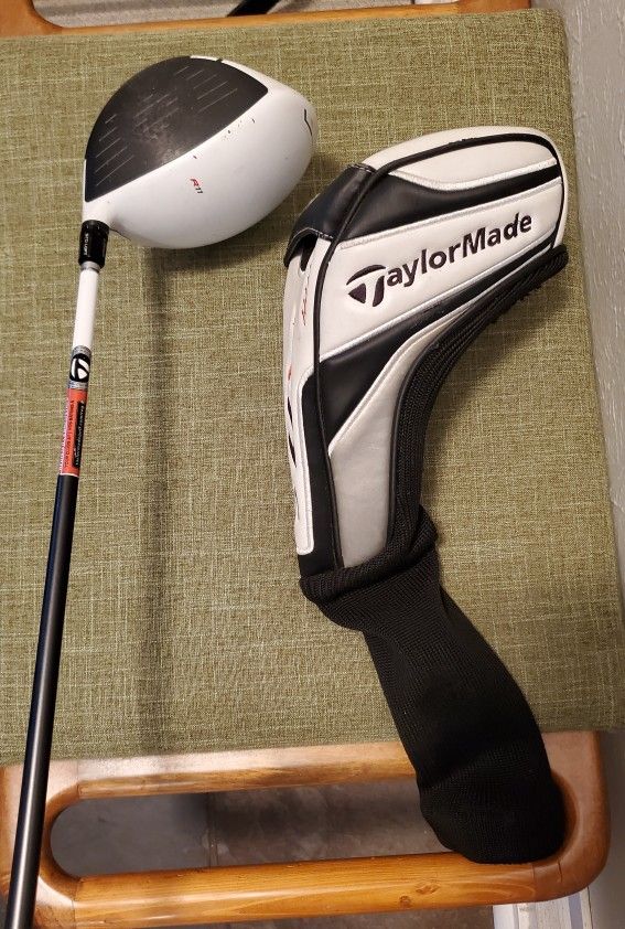 TaylorMade R11S Driver Golf Club