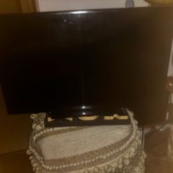 32 Inch Seiki TV