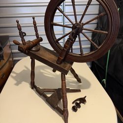 Vintage Wooden Spinning Wheel