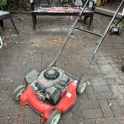 Briggs & Stratton Lawn Mower