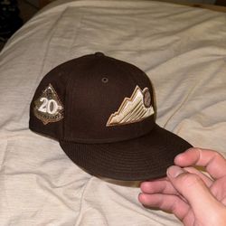 Size 7 1/4 Rare Colorado Rockies Fitted Hat