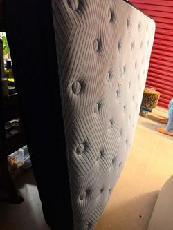 Mattress queen