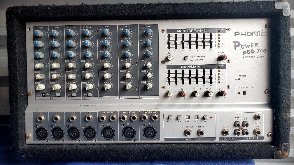 PA - Phonic Powered Mixer / YAMAHA Speakers
