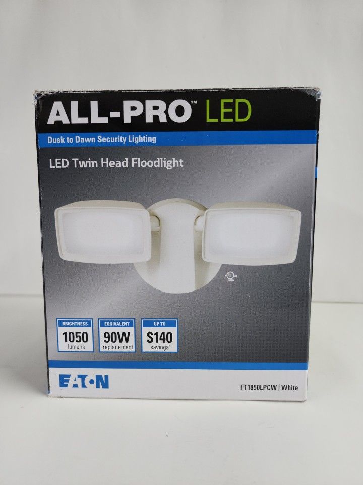Eaton FT1850LPCW, All-Pro LED Twin Head Floodlight, dusk to dawn security light...
ALL-PRO™ LED
LED Twin Head Floodlight
Features"
• Integral photo