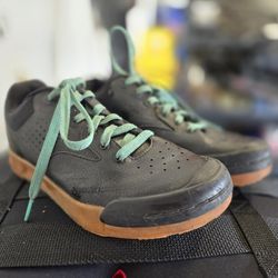 Giant LIV mountain bike Shoes Size 7