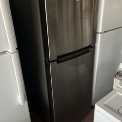 Whirlpool Small Refrigerator Wide24” 