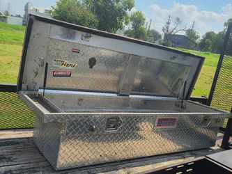 Truck toolbox