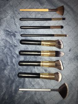 Makeup brushes (never used)