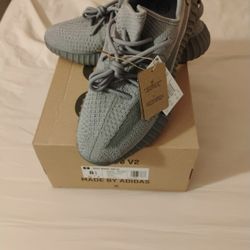 Yeezys 350 Size 8 1/2
