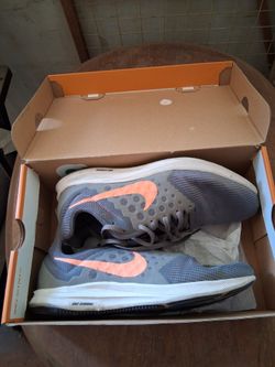 Adults Nike Sneakers Size 11 Good Condition