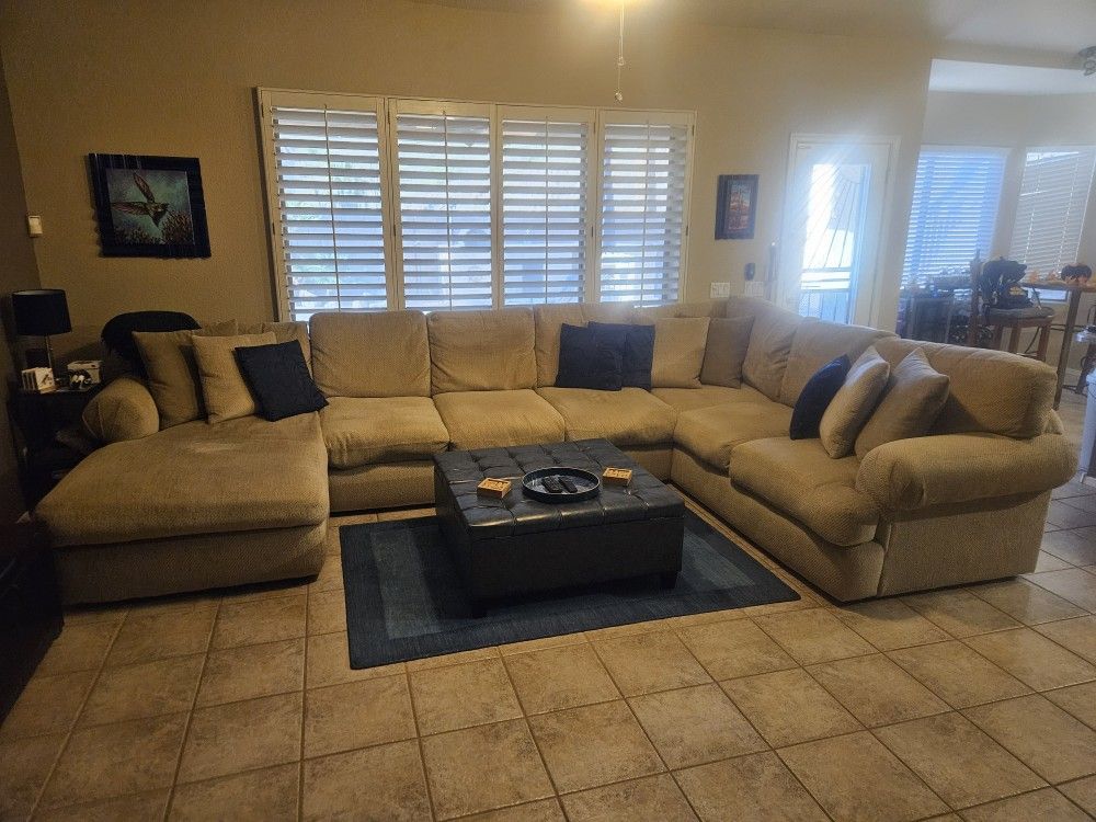 Oversized Three Peice Sectional Couch