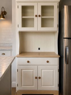 Solid Wood Farmhouse Kitchen Hutch Cabinet with Glass Doors – White/Cream